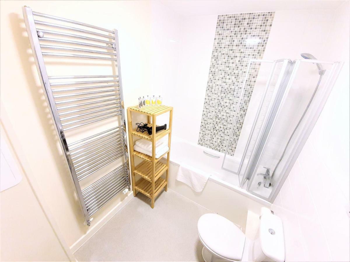 Salford Holiday Apartment מנצ'סטר מראה חיצוני תמונה